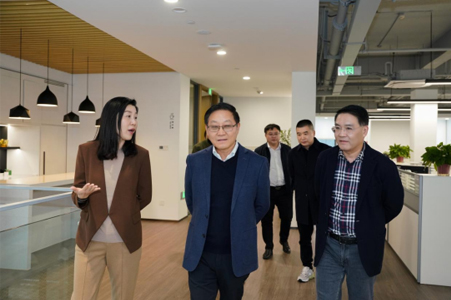 省住建廳原副廳長、國際綠建聯(lián)盟執(zhí)行主席、江蘇省人民政府參事室特聘專家劉大威一行蒞臨城發(fā)設(shè)計考察指導(dǎo)